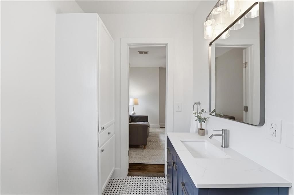 1643 Jefferson Street — photo 39