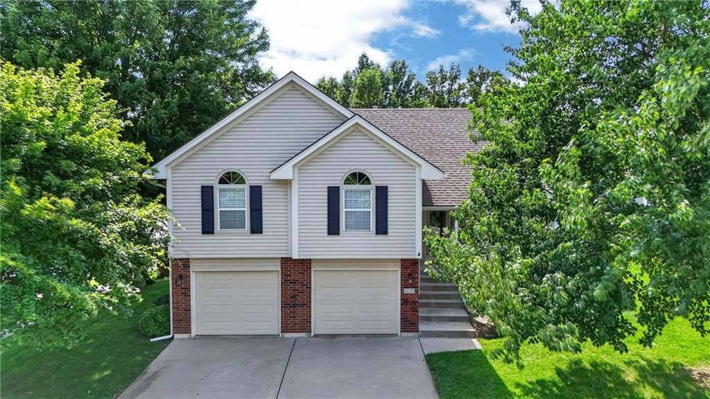 212 SE Bingham Drive — photo 2