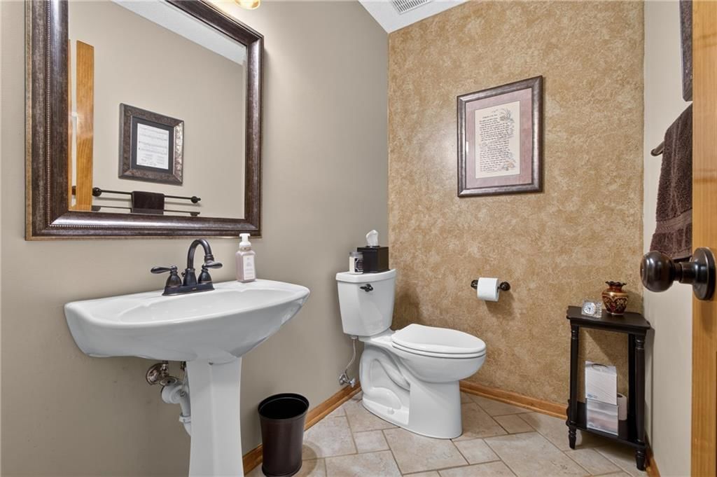 212 SE Bingham Drive — photo 10