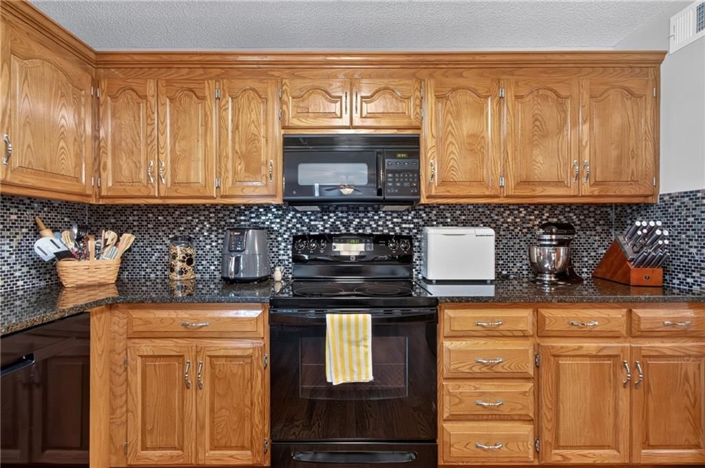 212 SE Bingham Drive — photo 13