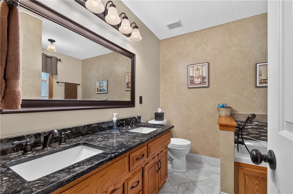 212 SE Bingham Drive — photo 22