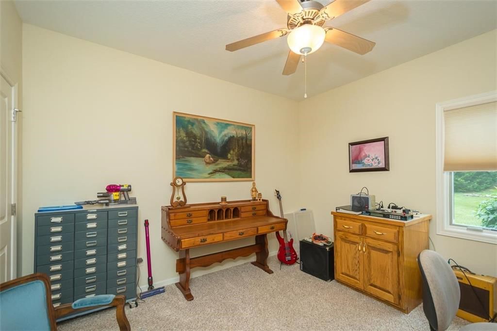 916 Coving Drive — photo 7