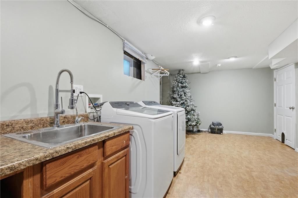7909 Outlook Lane — photo 36