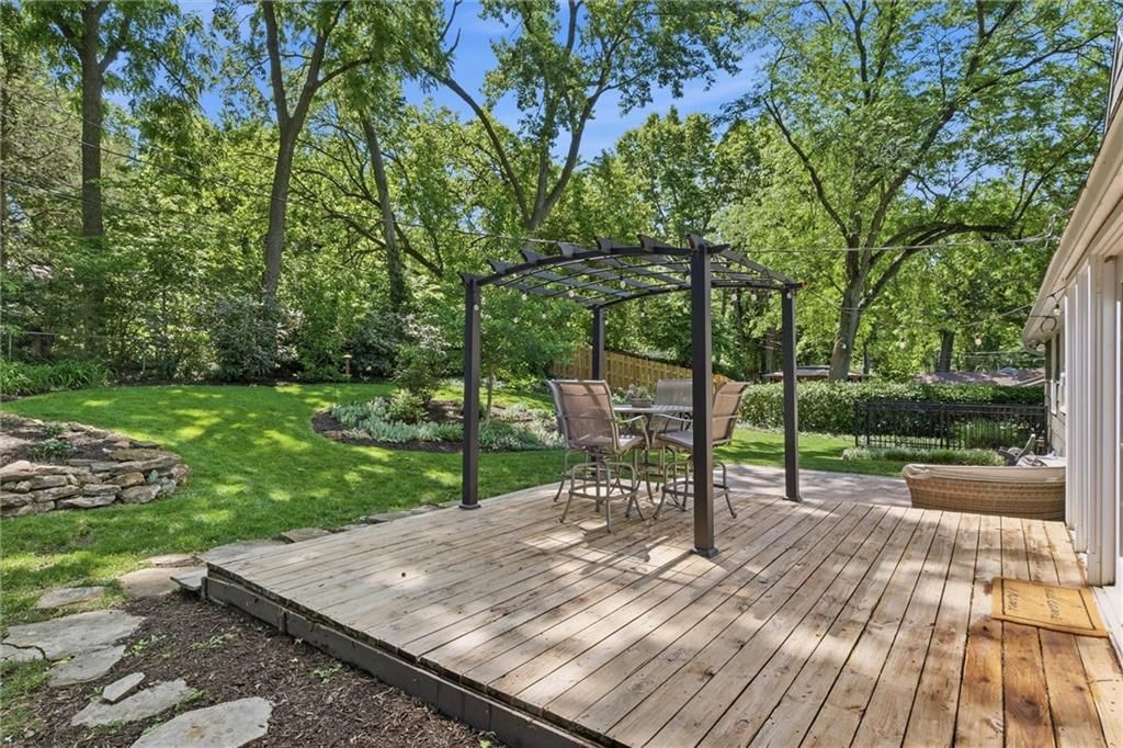 7909 Outlook Lane — photo 38