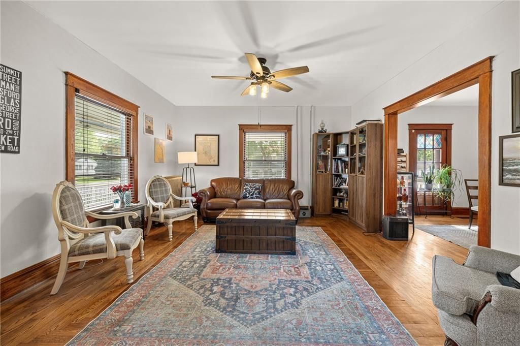 601 NE Douglas Street — photo 20