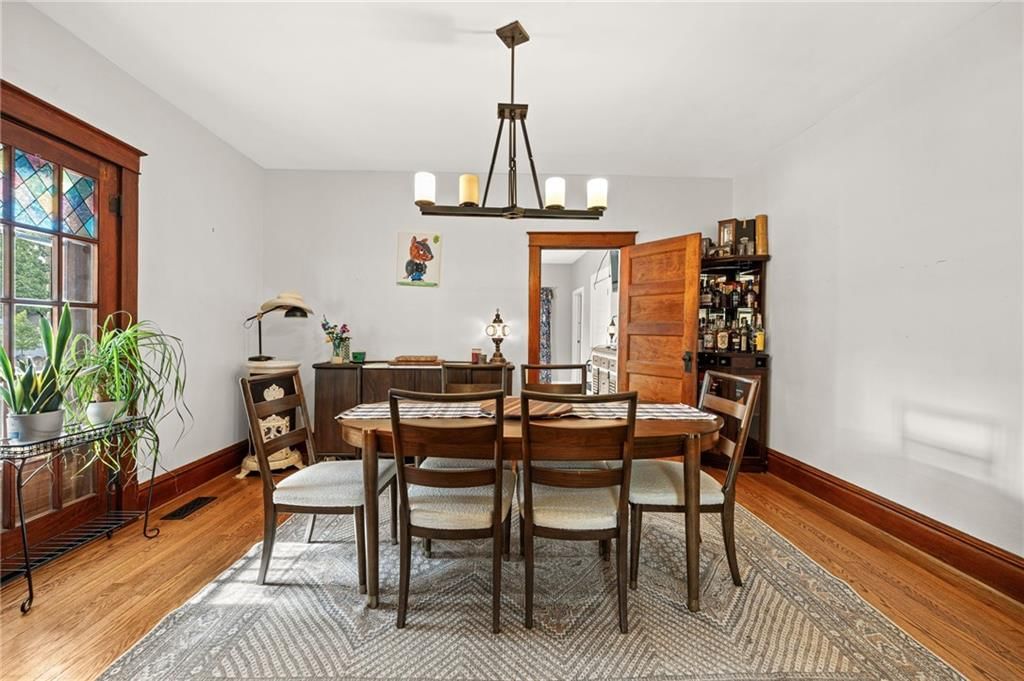601 NE Douglas Street — photo 25