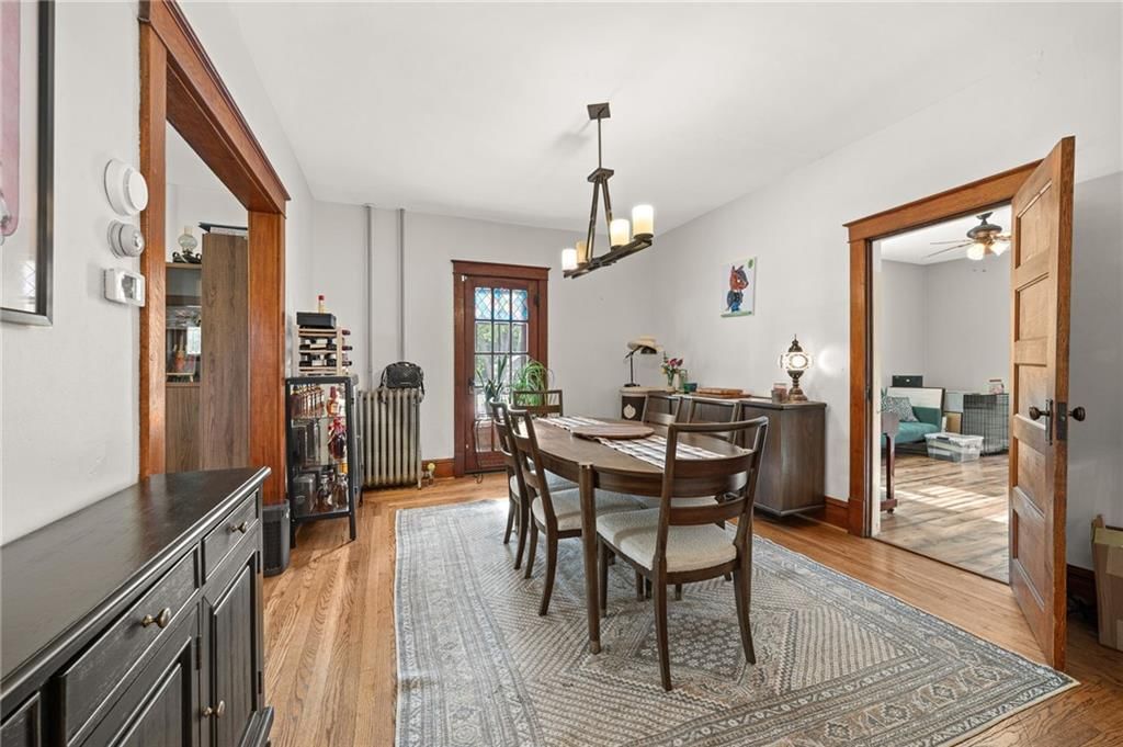 601 NE Douglas Street — photo 26