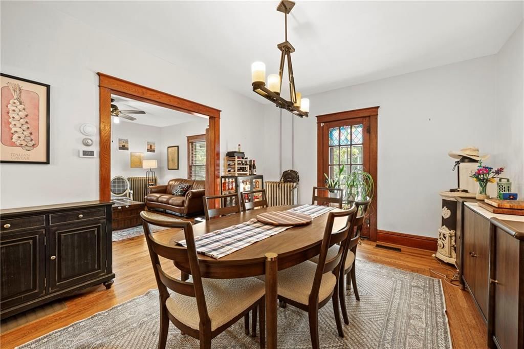 601 NE Douglas Street — photo 27