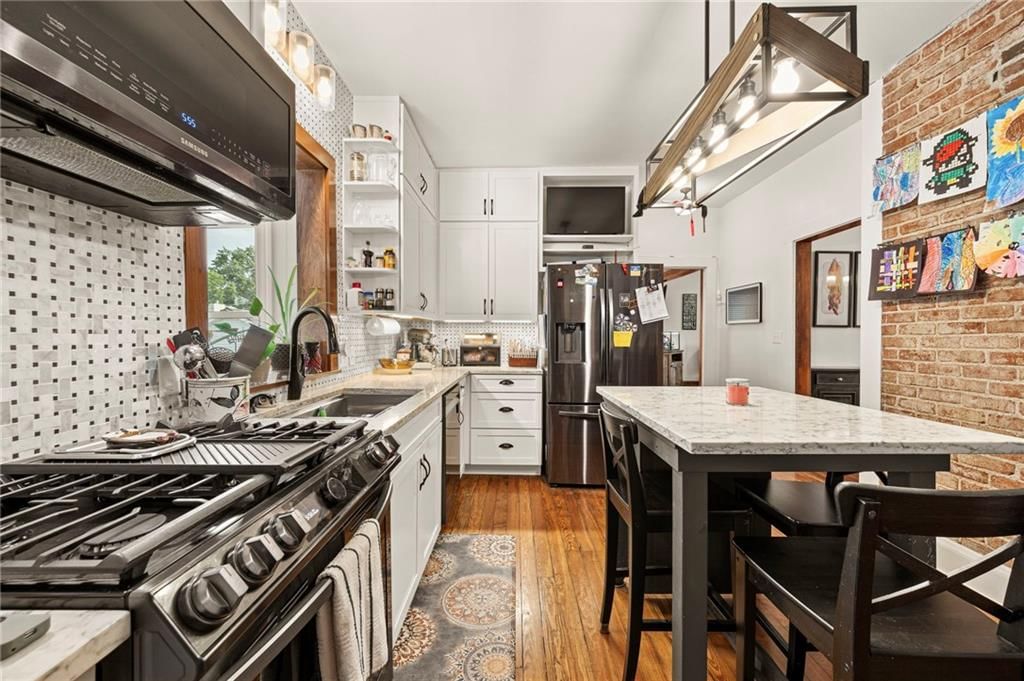 601 NE Douglas Street — photo 34
