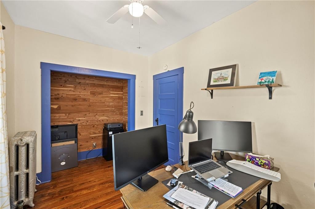 601 NE Douglas Street — photo 44
