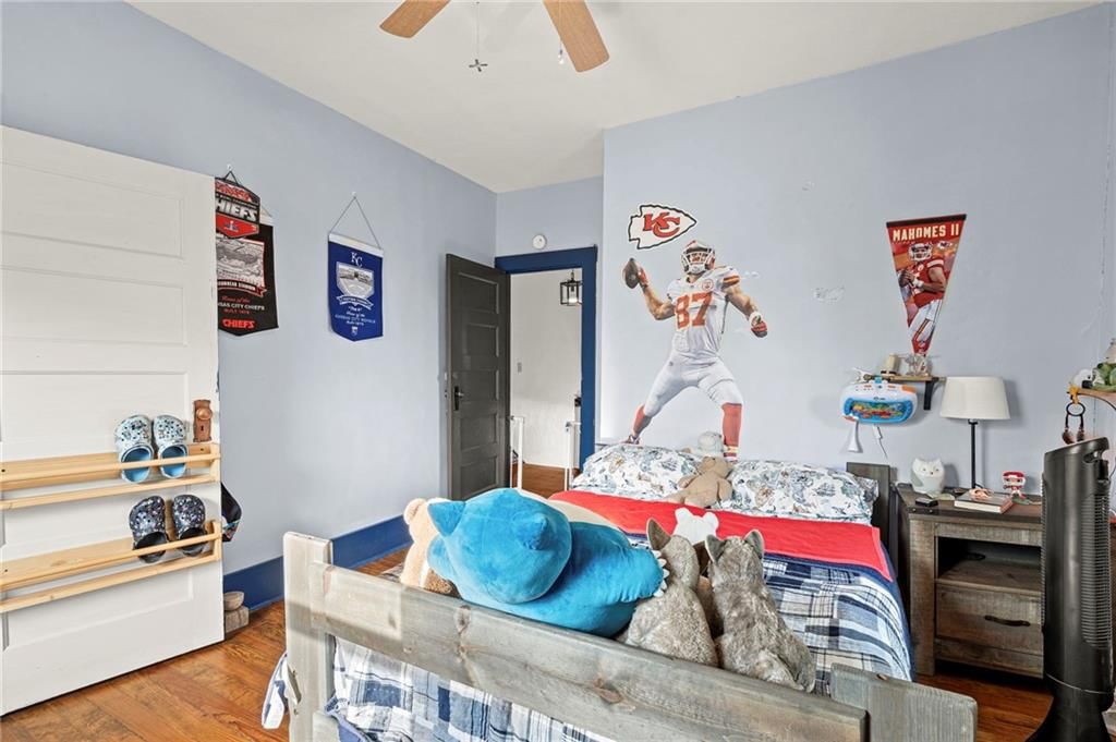 601 NE Douglas Street — photo 46