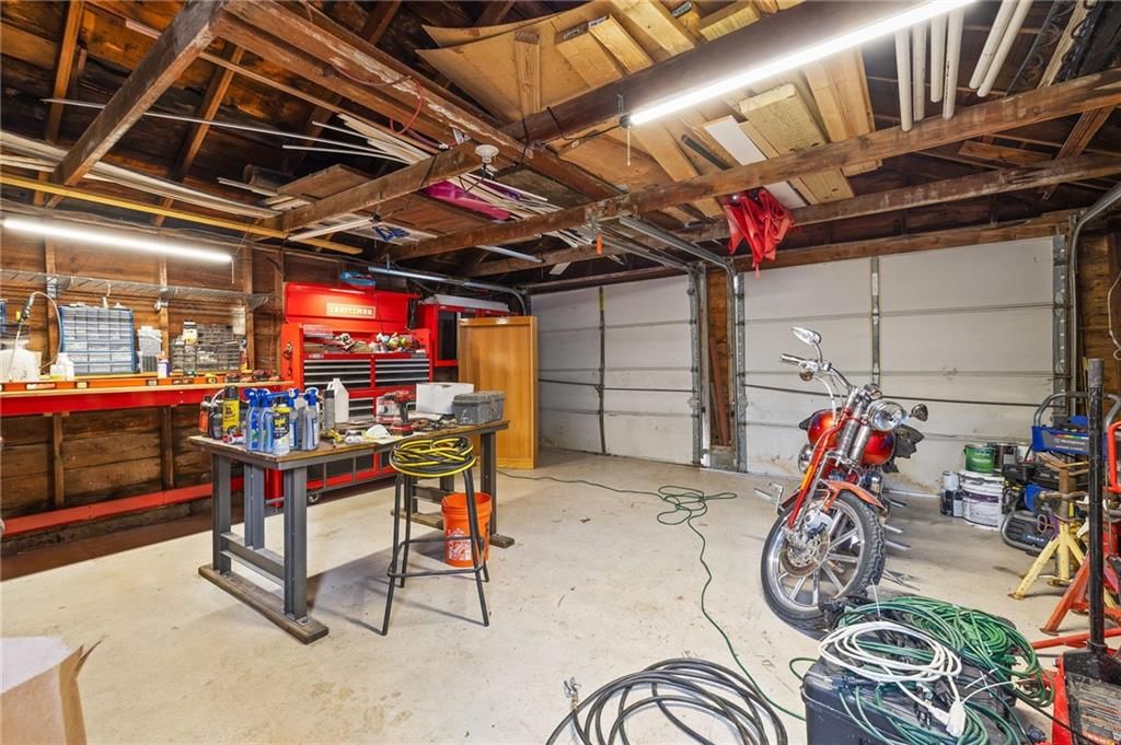 601 NE Douglas Street — photo 71