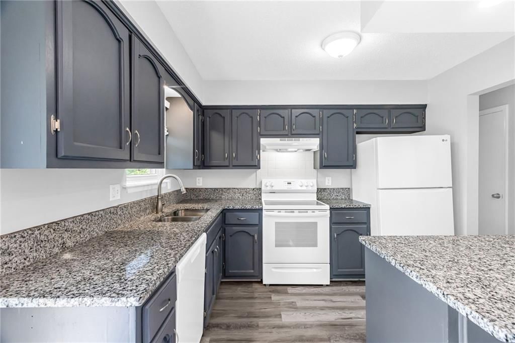 4012 S Marshall Drive — photo 8