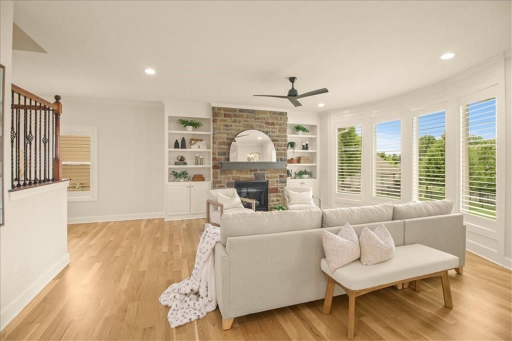 1854 NE Park Ridge Drive — photo 3