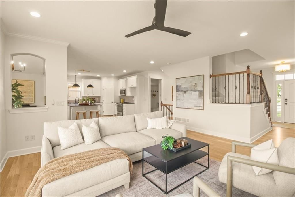 1854 NE Park Ridge Drive — photo 4