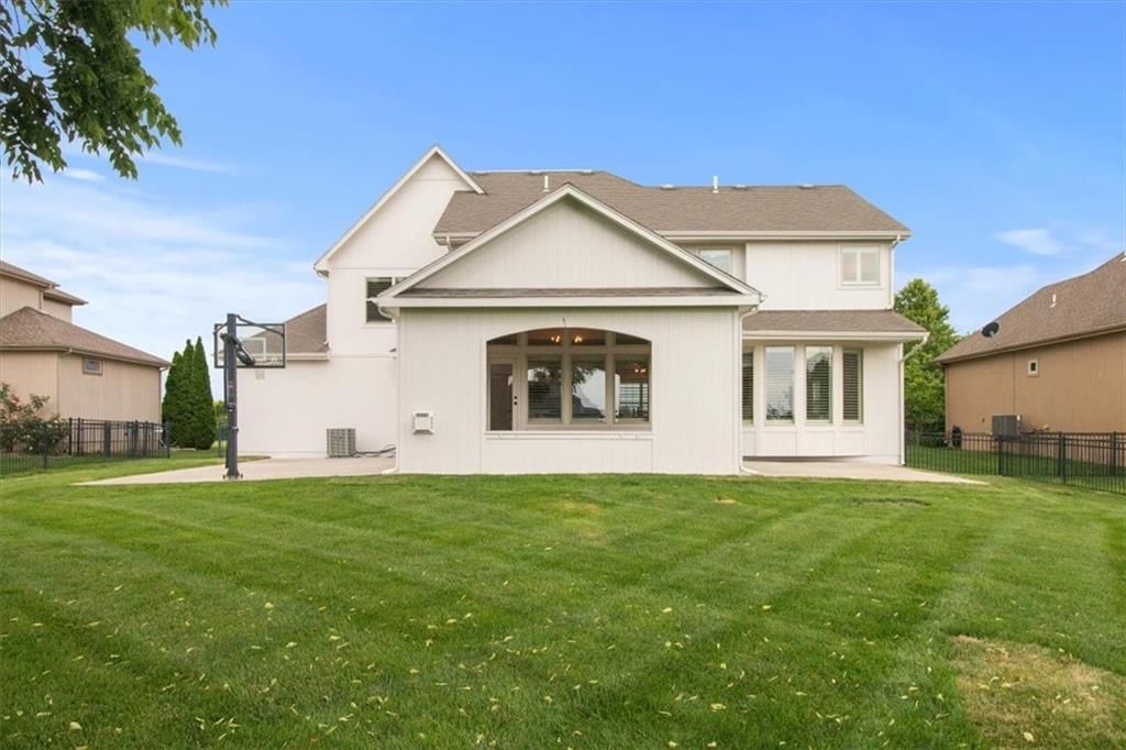 1854 NE Park Ridge Drive — photo 37