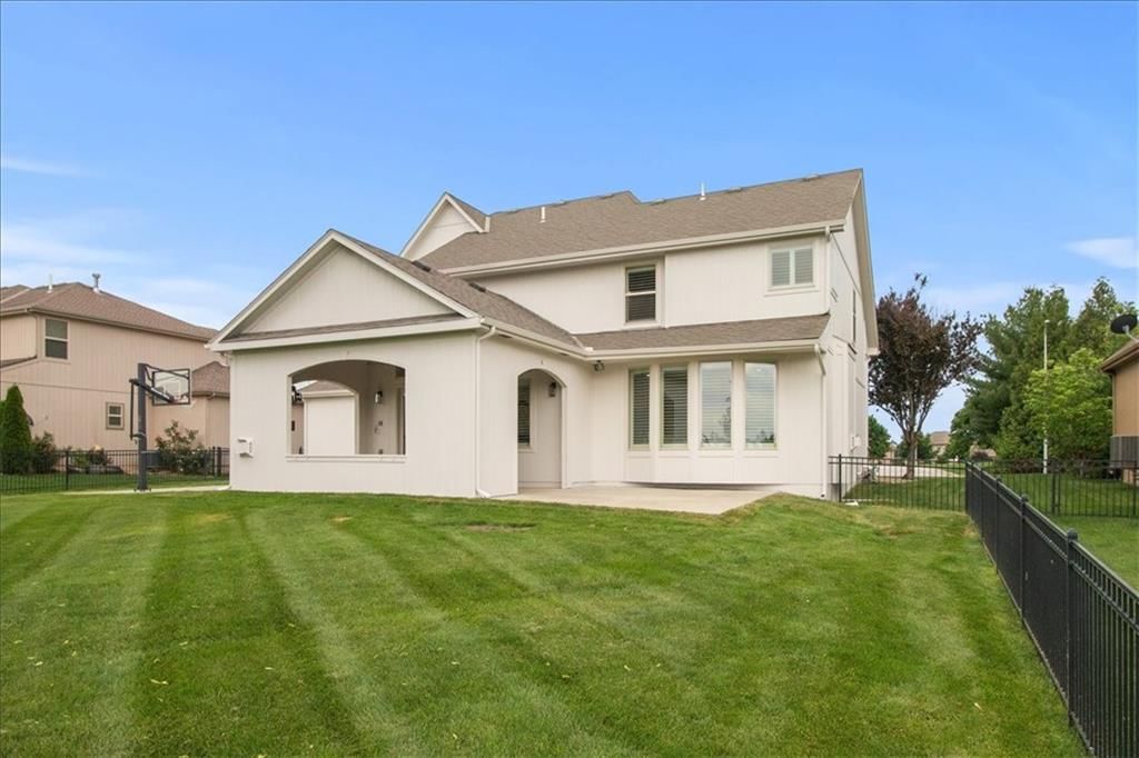 1854 NE Park Ridge Drive — photo 38