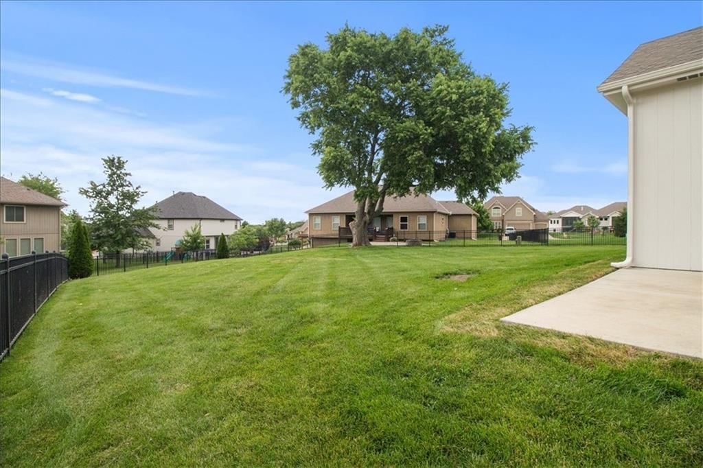 1854 NE Park Ridge Drive — photo 39