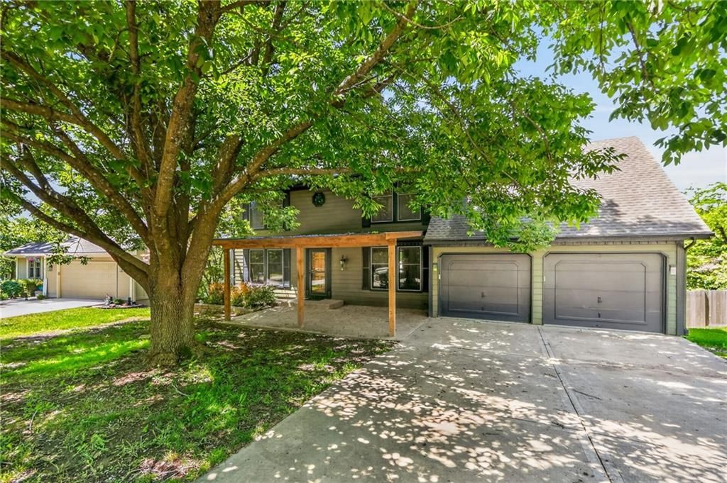 8714 N Troost Avenue — photo 3