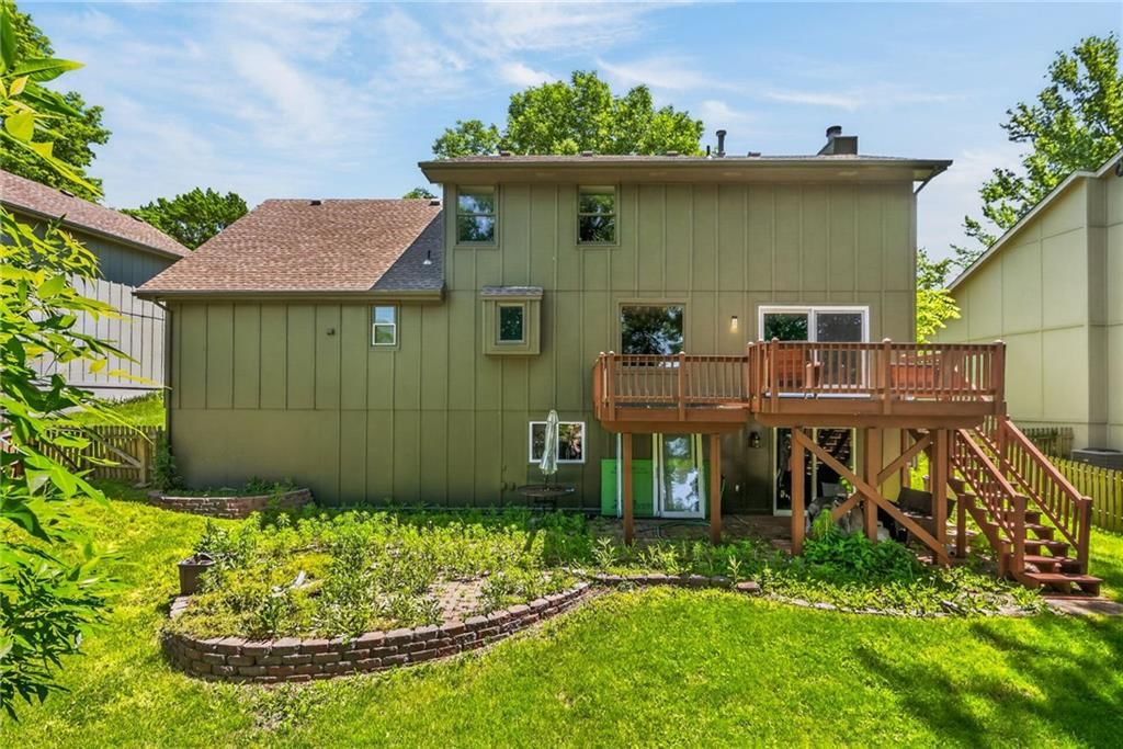 8714 N Troost Avenue — photo 10