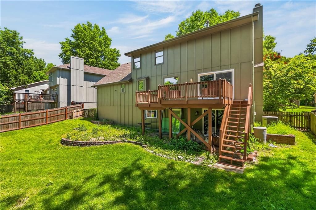 8714 N Troost Avenue — photo 11