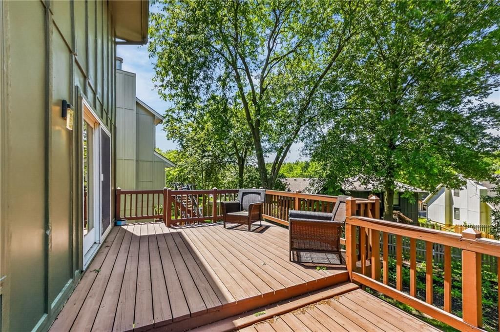 8714 N Troost Avenue — photo 14