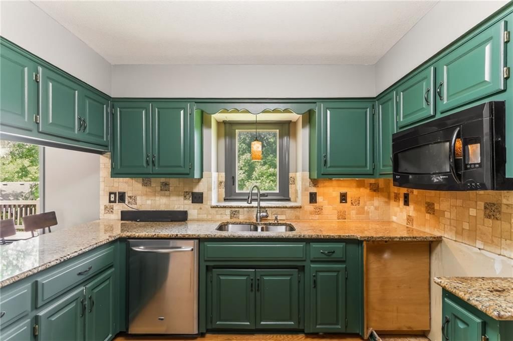 8714 N Troost Avenue — photo 24