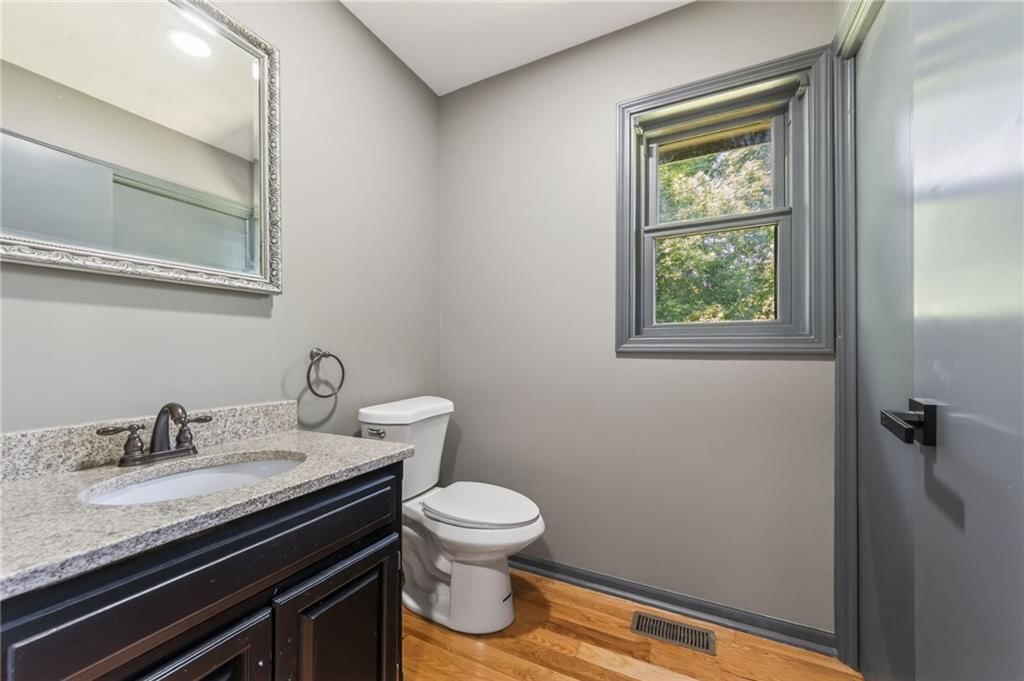 8714 N Troost Avenue — photo 25