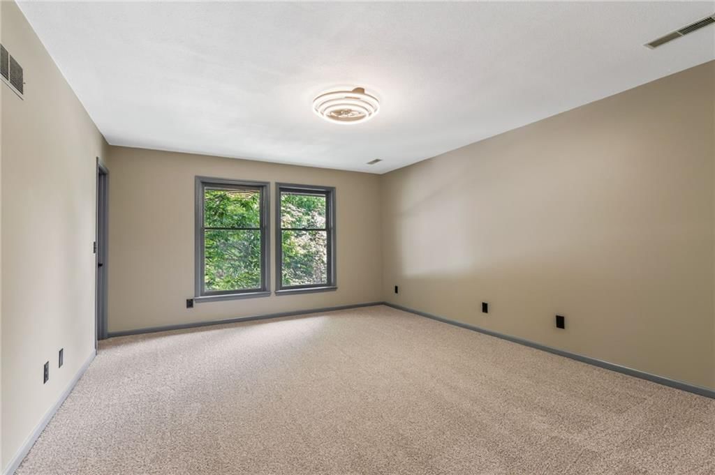 8714 N Troost Avenue — photo 27