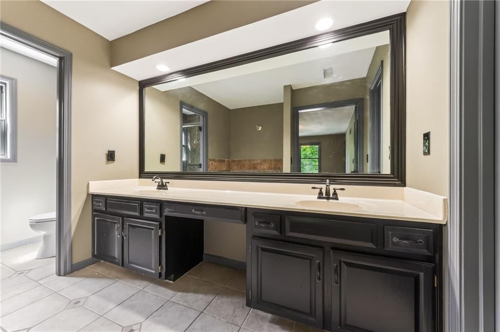 8714 N Troost Avenue — photo 29