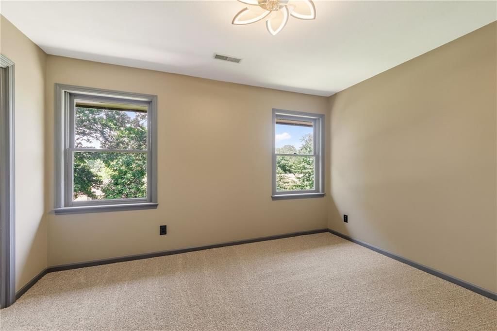 8714 N Troost Avenue — photo 33