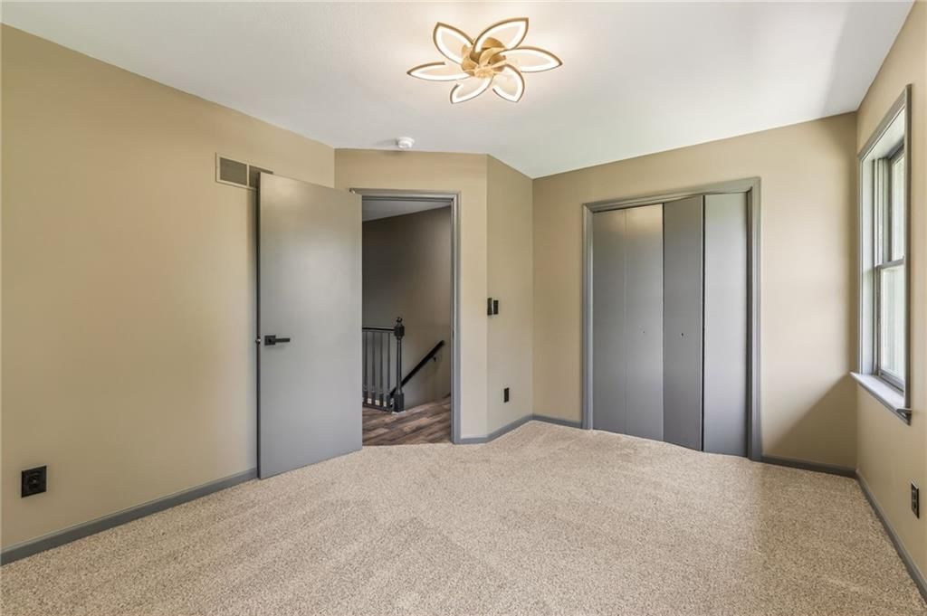 8714 N Troost Avenue — photo 34