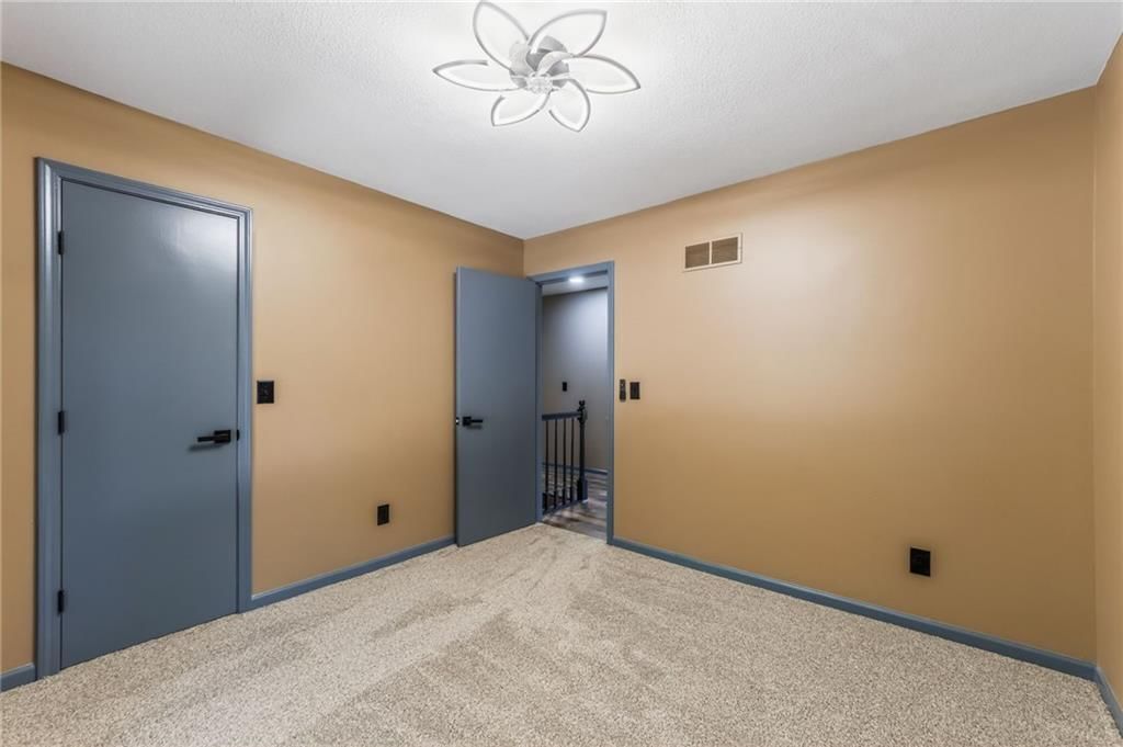 8714 N Troost Avenue — photo 36