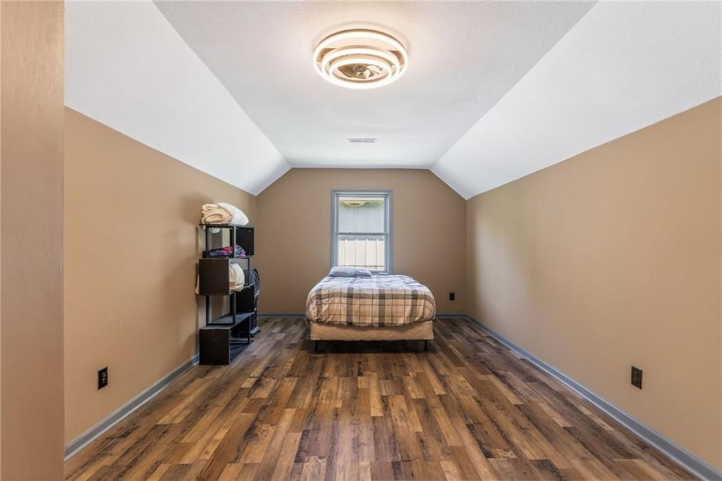 8714 N Troost Avenue — photo 37