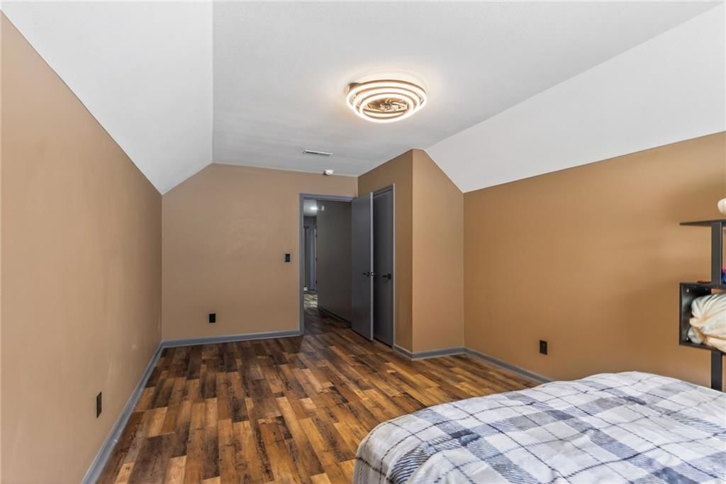 8714 N Troost Avenue — photo 38