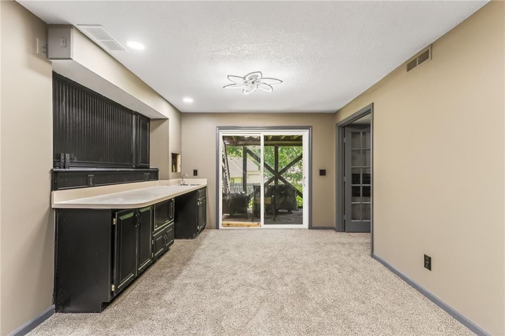 8714 N Troost Avenue — photo 41