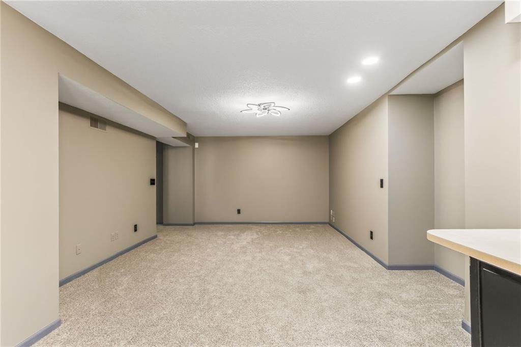 8714 N Troost Avenue — photo 42
