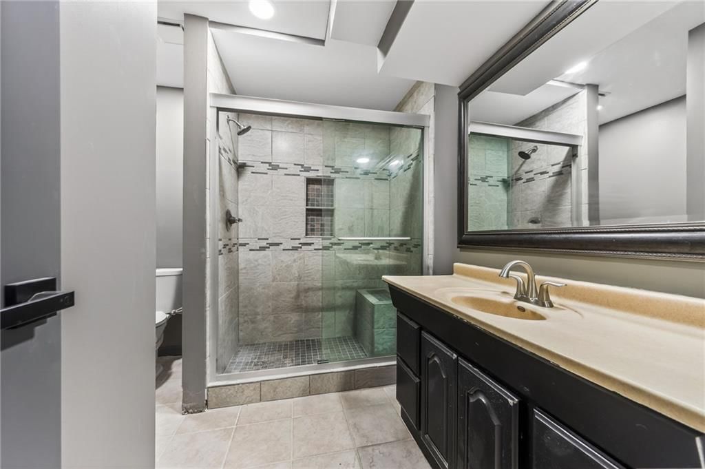 8714 N Troost Avenue — photo 45