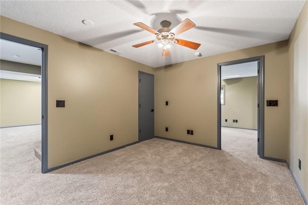8714 N Troost Avenue — photo 47