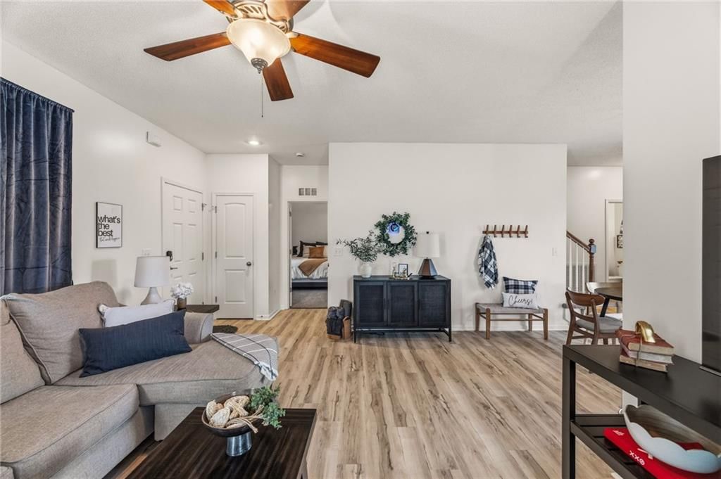 702 Everett Avenue — photo 10