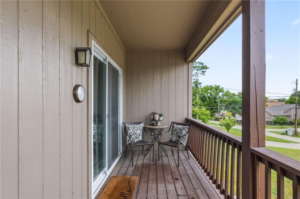 702 Everett Avenue — photo 13