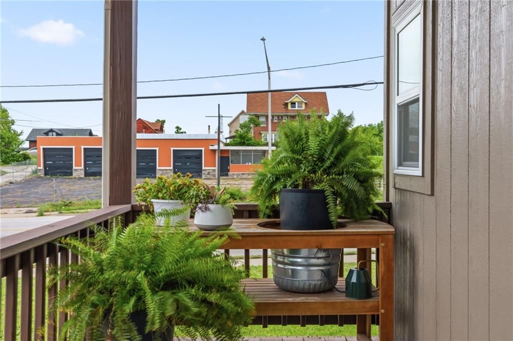 702 Everett Avenue — photo 16