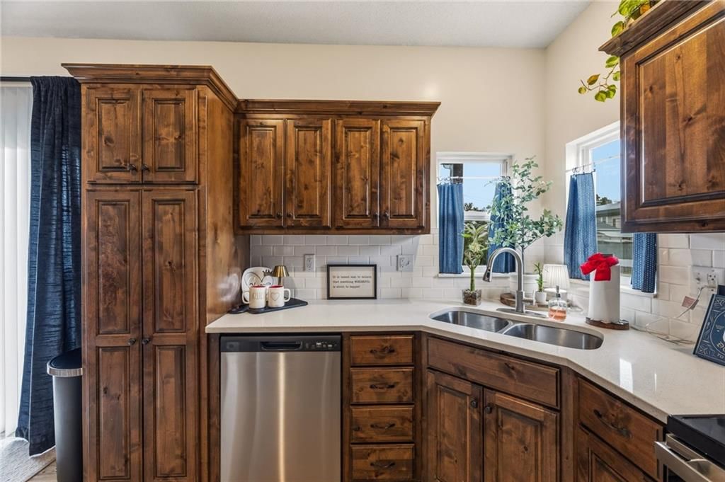702 Everett Avenue — photo 22
