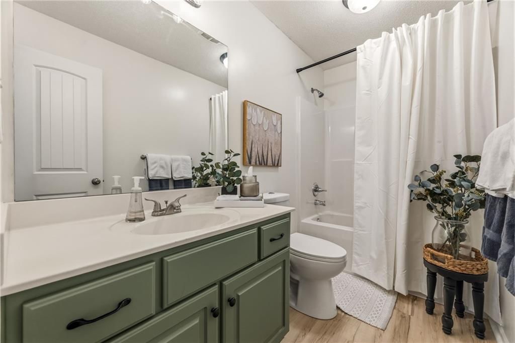 702 Everett Avenue — photo 37