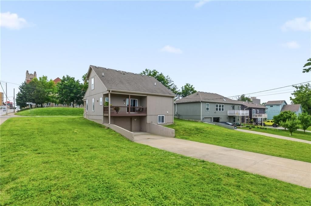 702 Everett Avenue — photo 57