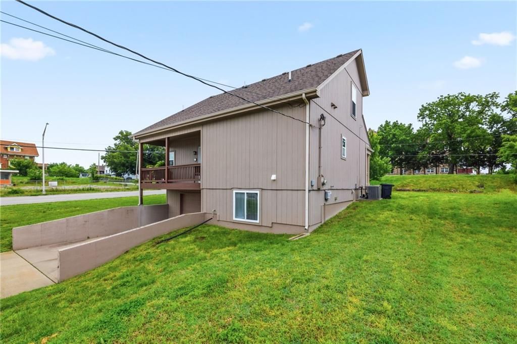 702 Everett Avenue — photo 62