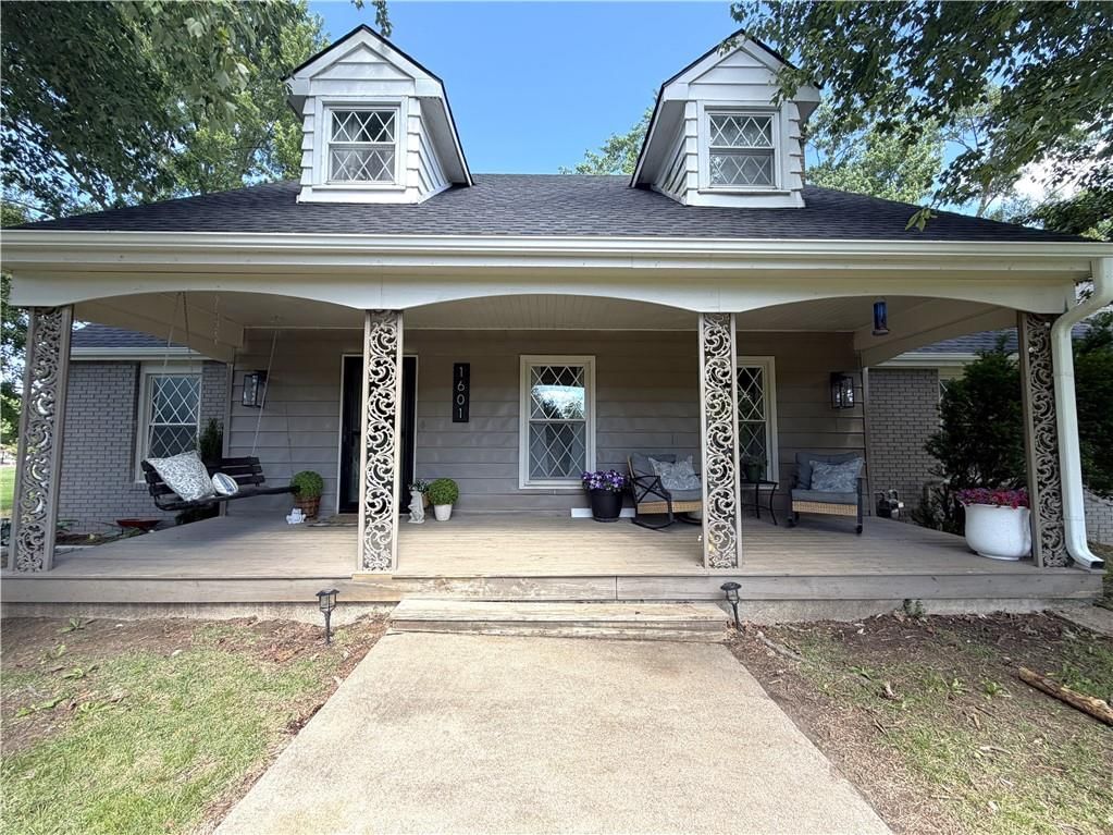 1601 Maple Street — photo 4