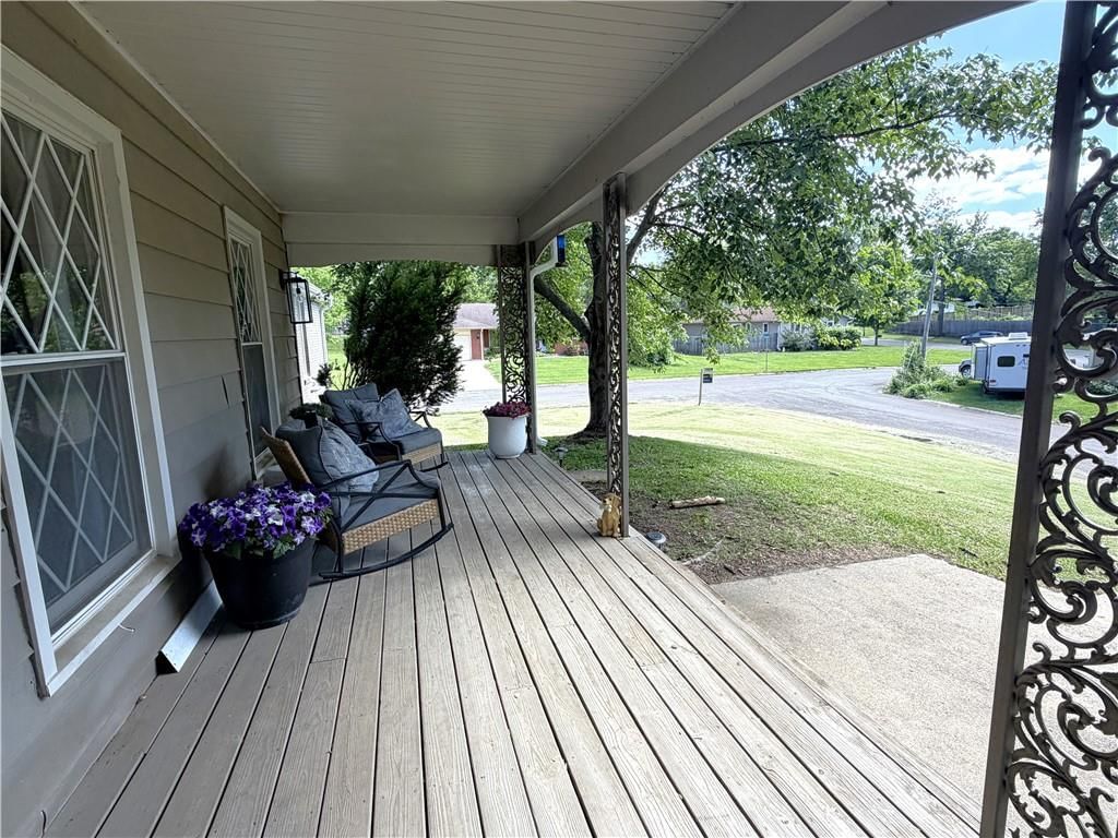 1601 Maple Street — photo 6