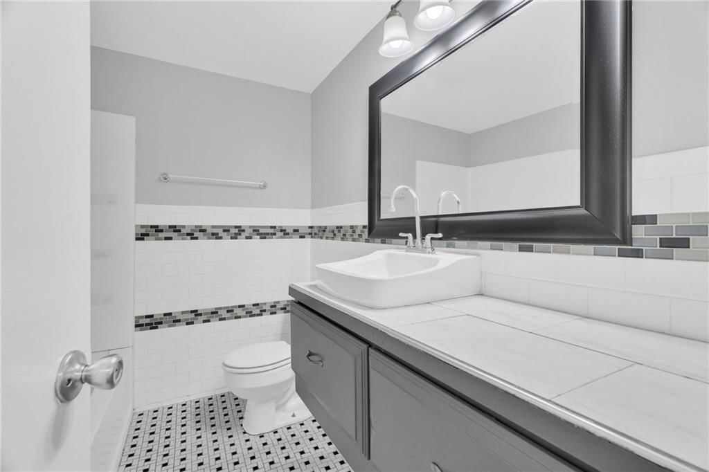 6605 N Edison Avenue — photo 10