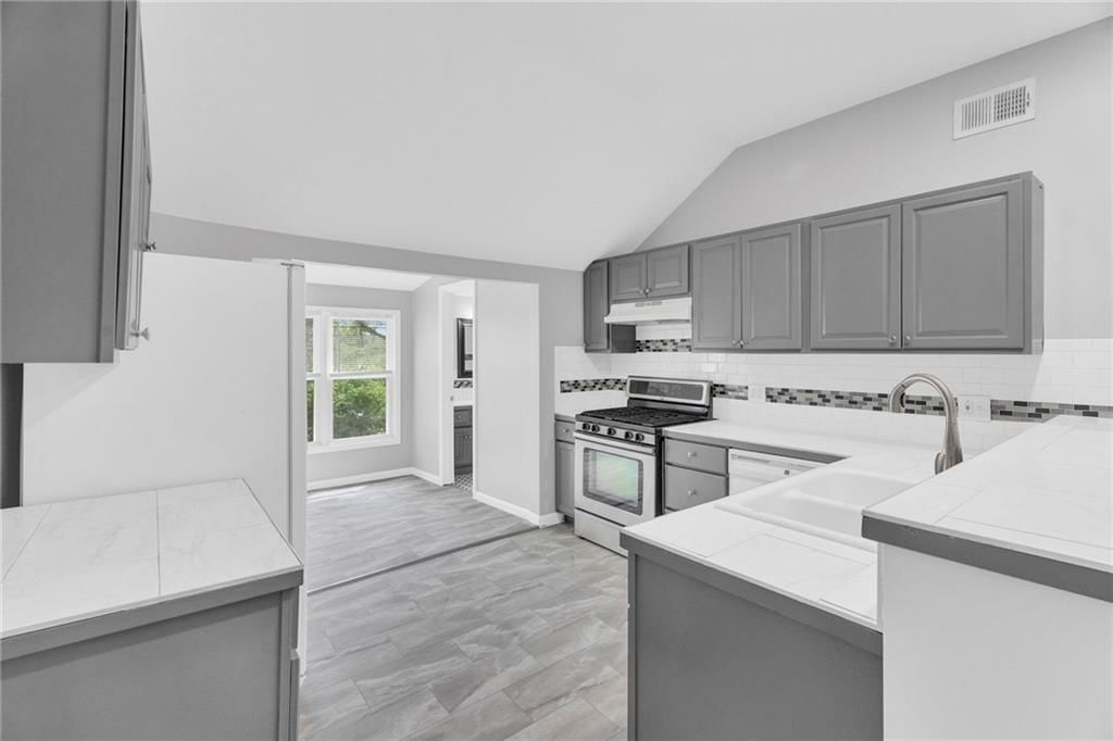 6605 N Edison Avenue — photo 12